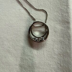 Elegant Silver Necklace with Crystal Accents